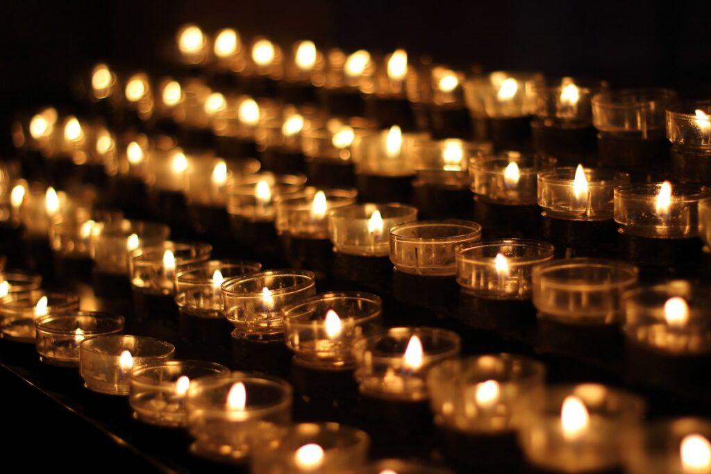 church-prayer-lights
