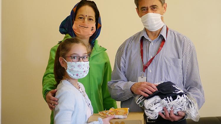 Donating face masks to the director of the Reformed Church's hospital in Budapest
